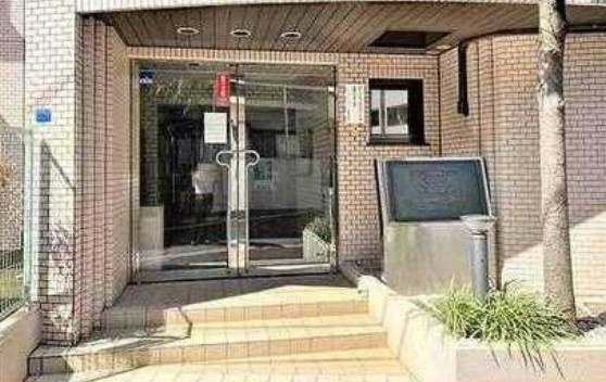 板橋区板橋４丁目の賃貸マンションのエントランス