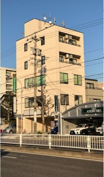 第2エムワンビルの外観
