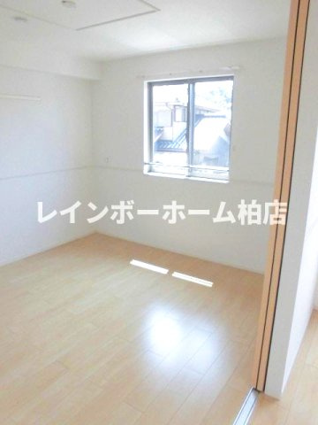 【仲介手数料：50％OFF】対象物件！の寝室|広くて明るい寝室