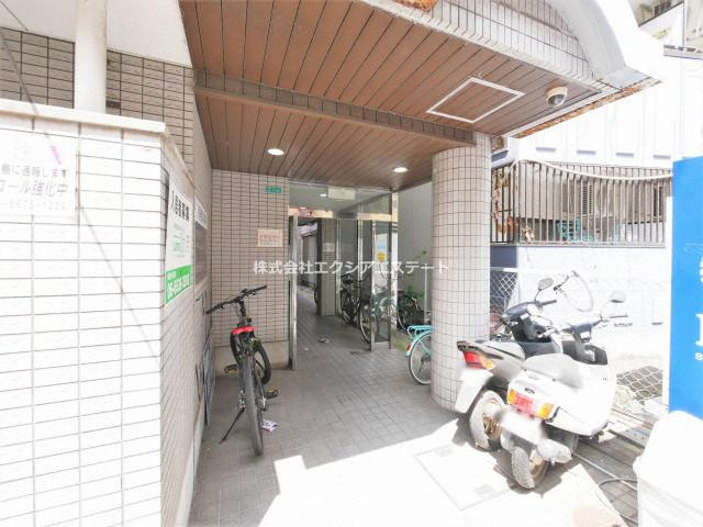 ウィステリア北島2号館のエントランス