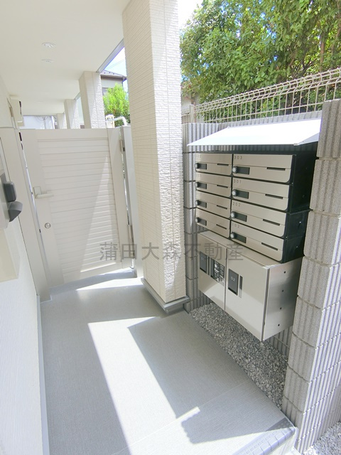エスペリア蒲田のエントランス|ゲート式のオートロック宅配BOXメールBOX