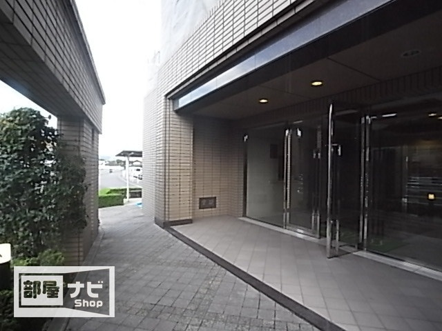 サーパス三条のエントランス|エントランス