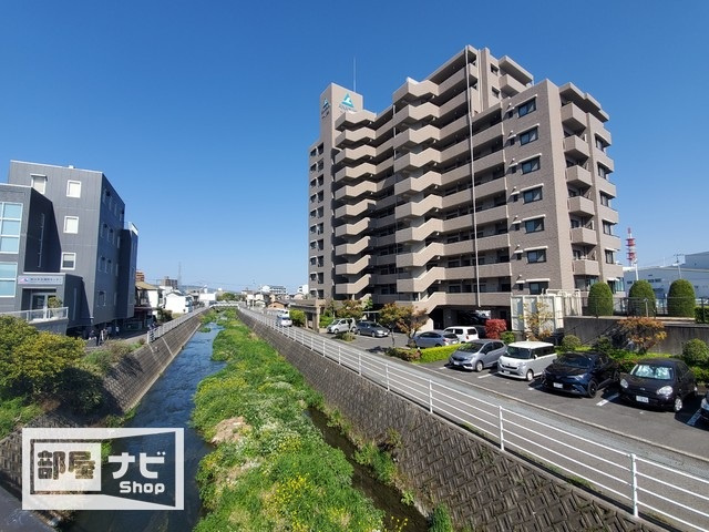 サーパス三条の外観|建物外観