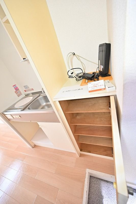 日野市程久保３丁目のアパートの収納