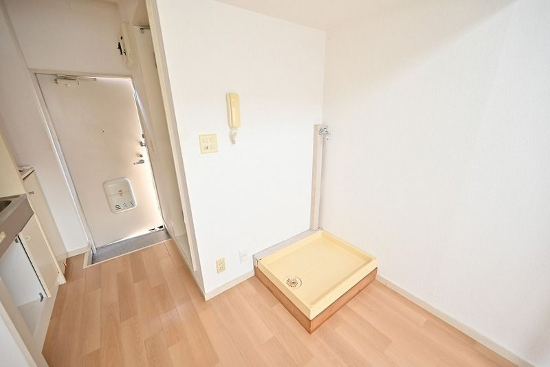 日野市程久保３丁目のアパートの玄関