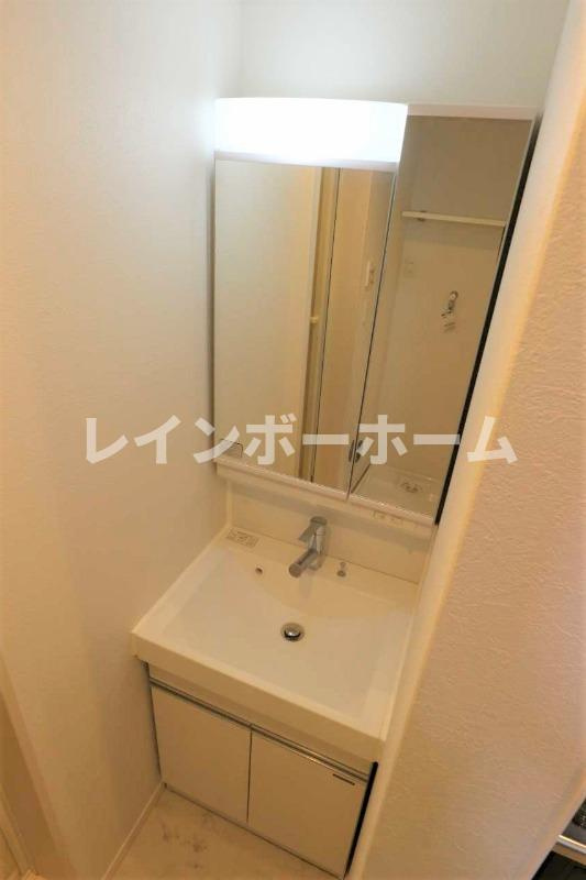 特典：仲介手数料が無料です!!の洗面所|スペースが確保できる洗面所です