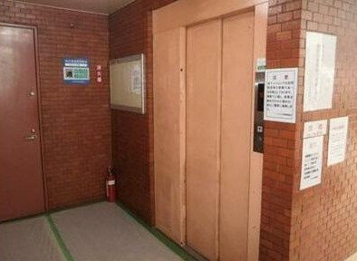 マンション荻窪のエントランス
