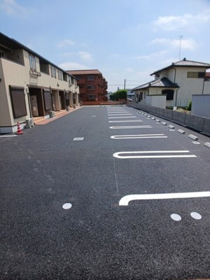 【駐車場】 | グランテラス　Ｖ | 駐車場に車を止められます