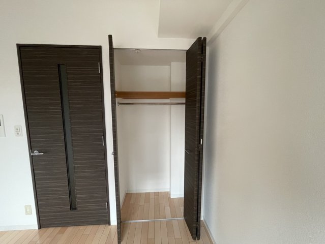 プレサンス神戸プレシャスの収納|同物件別部屋写真
