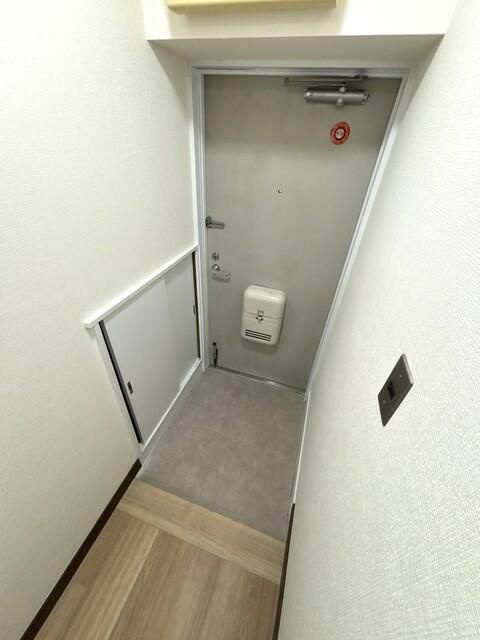 海神コーポの玄関
