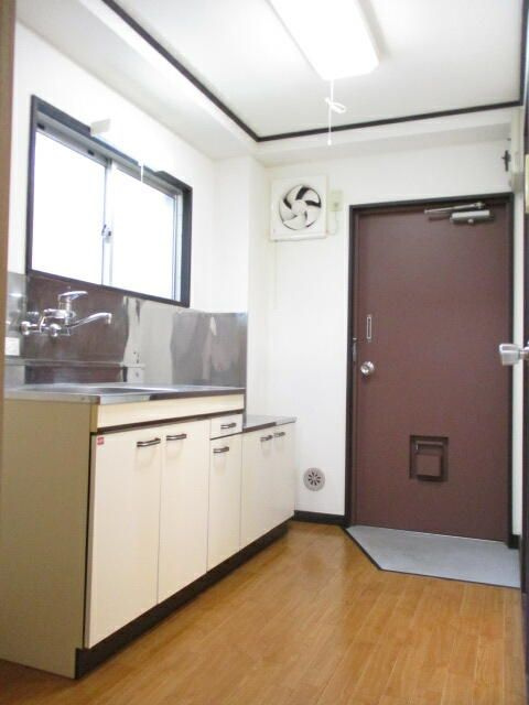北区岩淵町の賃貸マンションの玄関
