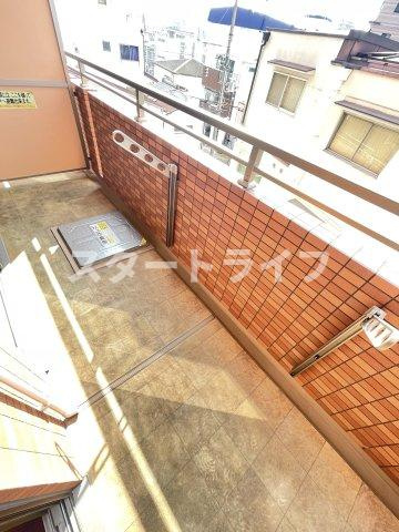 大阪市淀川区西三国４丁目の賃貸マンションのバルコニー