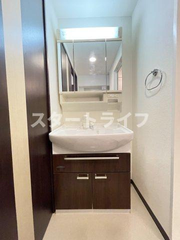 大阪市淀川区西三国４丁目の賃貸マンションの洗面所