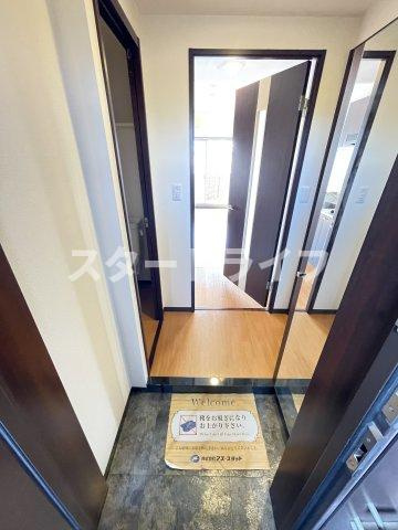 大阪市淀川区西三国４丁目の賃貸マンションの玄関