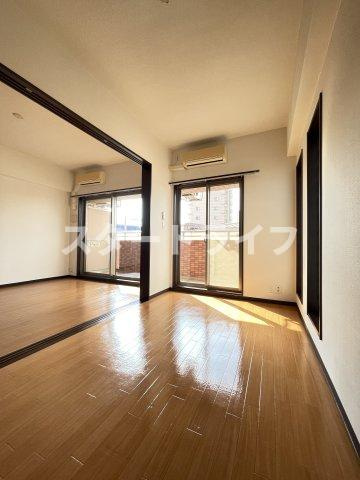 大阪市淀川区西三国４丁目の賃貸マンションの寝室