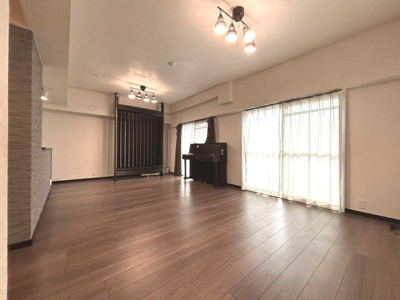 【居間・リビング】 | 皐月マンション冷泉公園
