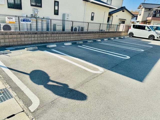 フィオーレH&Kの駐車場