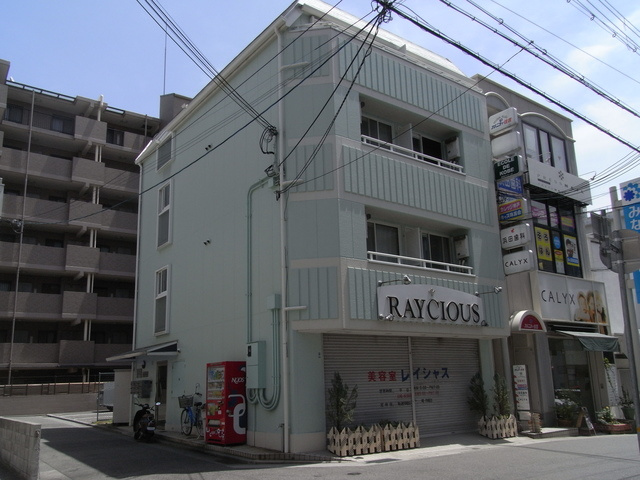 ブロスコート住吉の外観