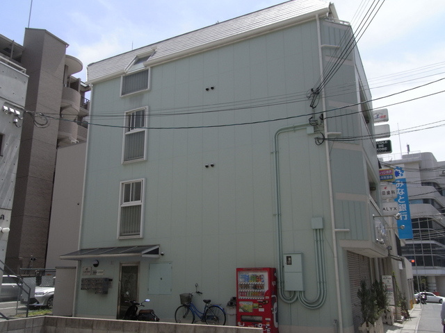 ブロスコート住吉の外観