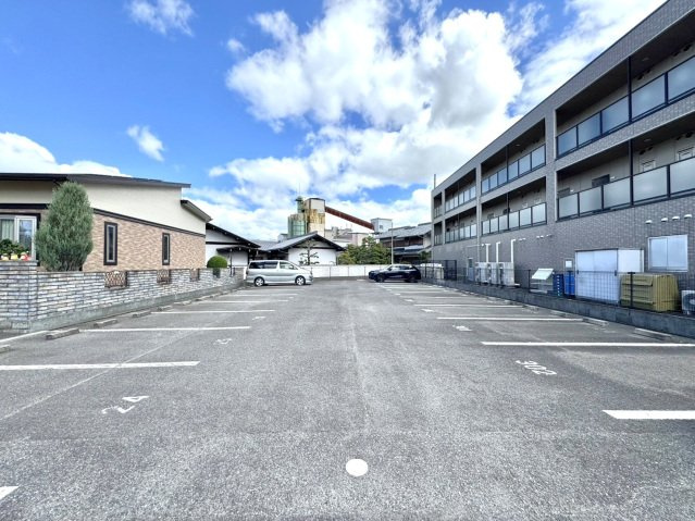サンシャインビルの駐車場|駐車場