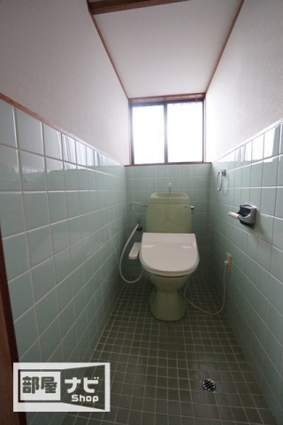 御厩町戸建 小比賀邸のトイレ|トイレ