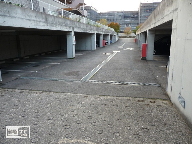 ストーンレイク子の浜Ａ棟の駐車場|駐車場