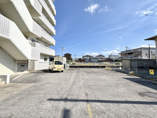 百石ハイツの駐車場|駐車場