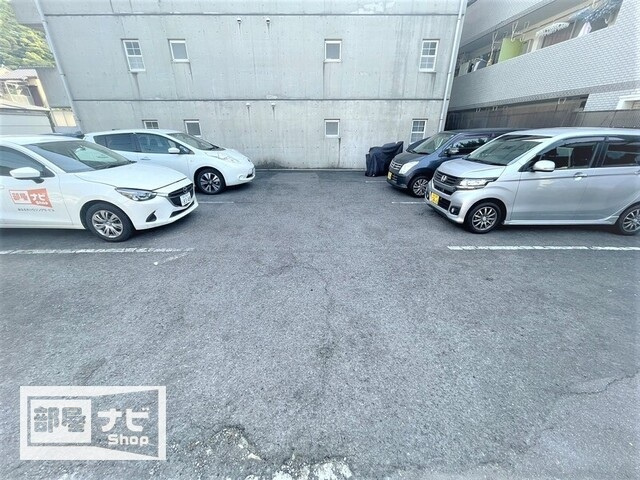宮脇第８マンションの駐車場|駐車場