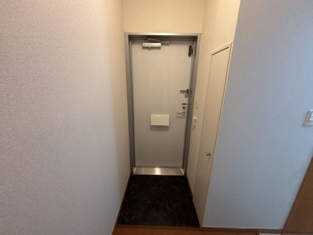レオパレス加納院吉田の玄関