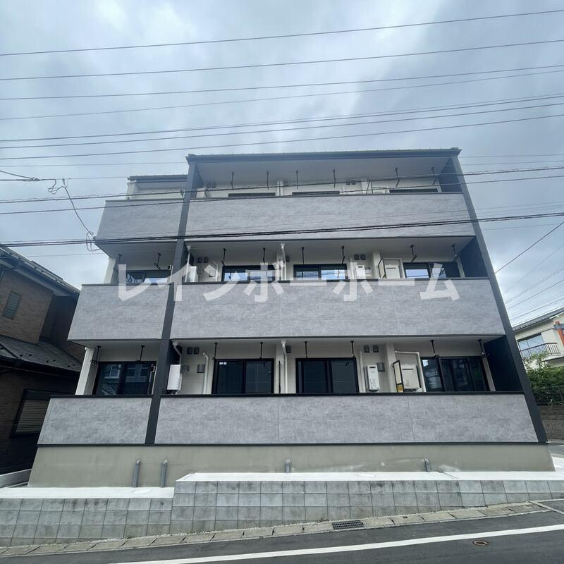 松戸市秋山のアパートの外観