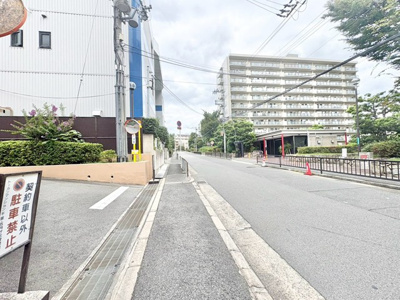 【周辺】 | トーカンマンション千里五月が丘 | 現在ご返済中のカーローン・カードローン・教育ローンなどを住宅ローンに一本化したり、家具家電購入費用・引越し費用を住宅ローンと組み合わせるなど、お客さまにメリットの多い住宅ローンのご提案が可能です。