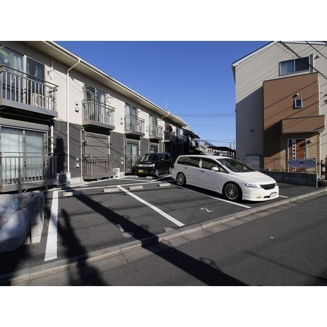 アムール 星の宮の駐車場