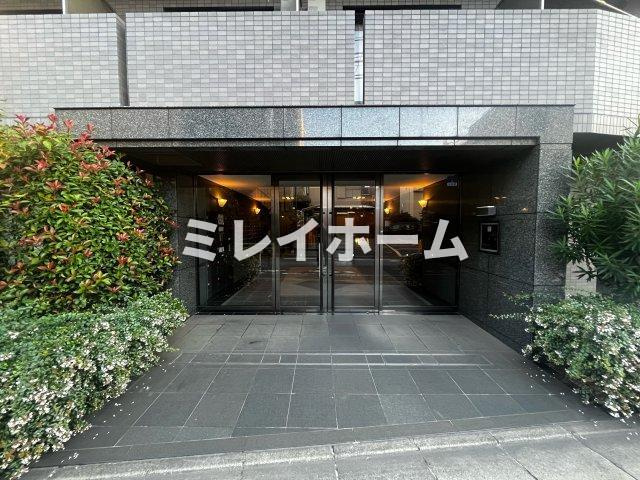 ルーブル蒲田六番館のエントランス