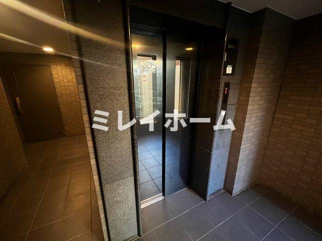 ルーブル蒲田六番館のロビー