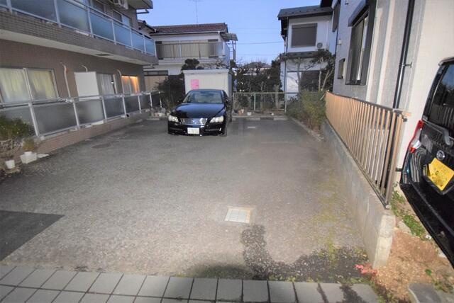 エクセル稲田の駐車場