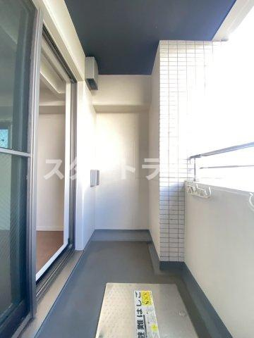 大阪市淀川区十三東１丁目の賃貸マンションのバルコニー
