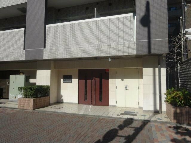 アンディーン月島のエントランス