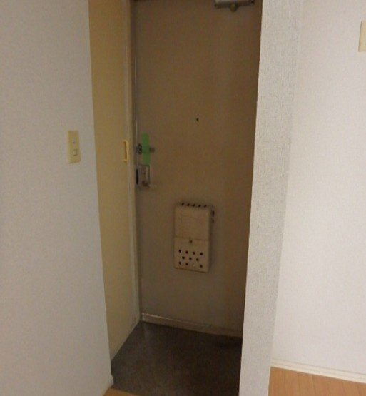 松戸市上本郷の賃貸マンションの玄関