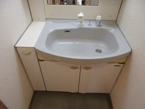 新品家具付きマンション上高井戸1(KaGood東京)の独立洗面台