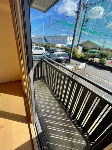 一宮市今伊勢町本神戸字四ツ割のアパートのバルコニー