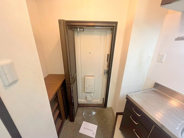 サンマンション新大阪の玄関