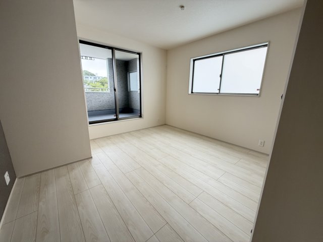 西原町幸地（全3棟）ラスト1号棟の洋室|1号棟　洋室8帖＋CL付き♪