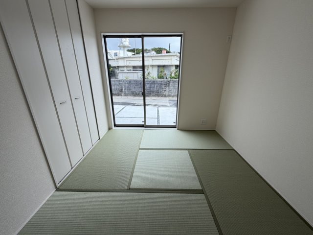 西原町幸地（全3棟）ラスト1号棟の和室|1号棟　和室4.5帖＋収納付き♪