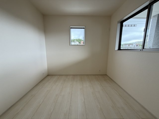 西原町幸地（全3棟）ラスト1号棟の洋室|1号棟　洋室5帖＋CL×2ヶ所付き♪
