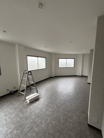 産興ビルの内装