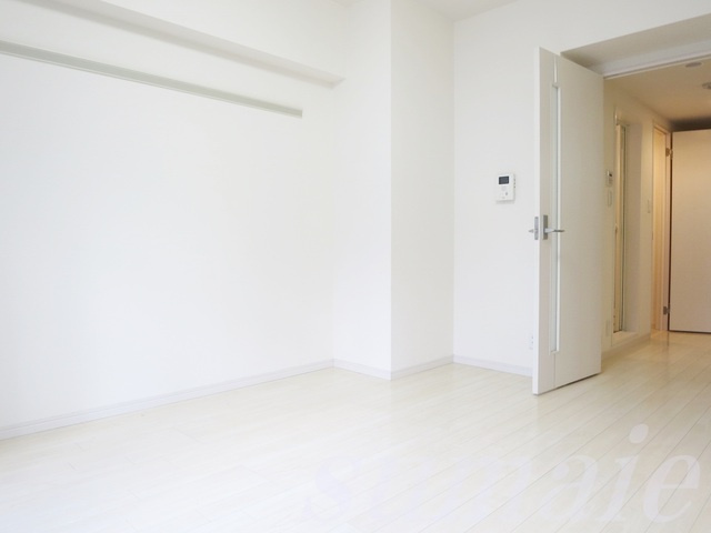 アヴァンツァーレ巣鴨の寝室|白を基調としたお部屋です
