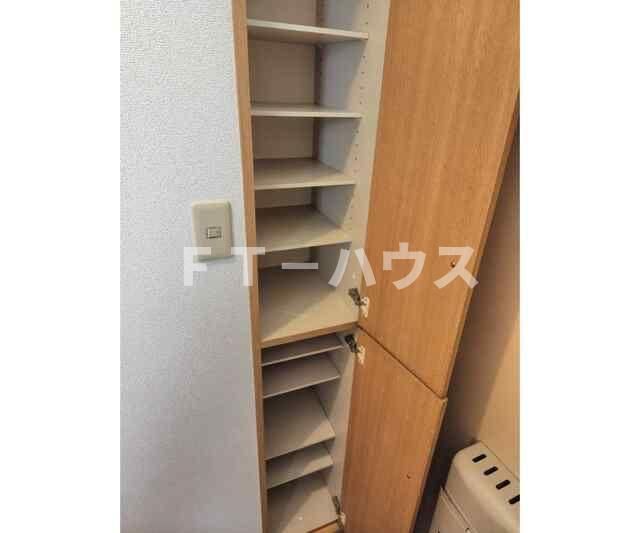 エステートピア片山の玄関