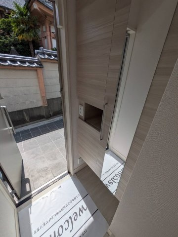 グランレール西二見の玄関
