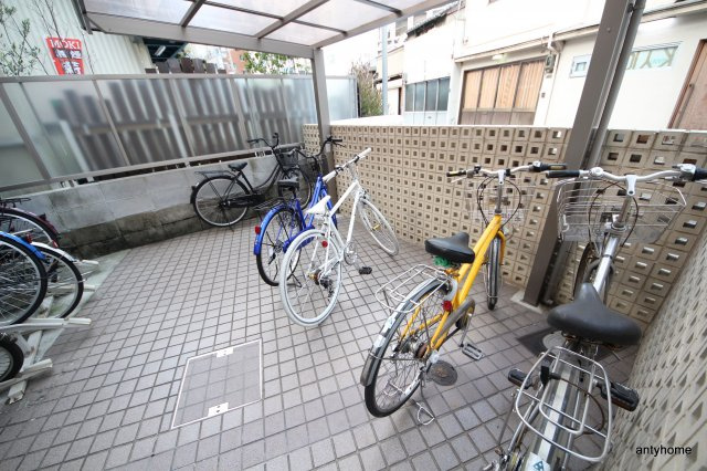 キングコーポ堂山　仲介手数料無料の駐車場