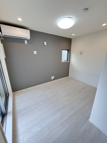 大阪市都島区都島中通２丁目のアパートの居間・リビング